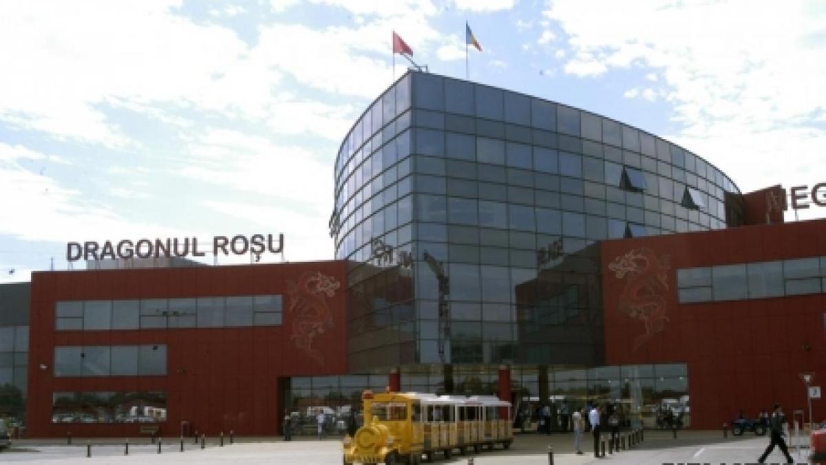 Razie de amploare la complexul comercial Dragonul Roşu din Bucureşti