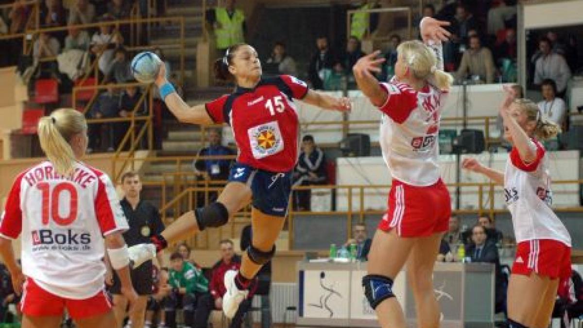 România se luptă cu Danemarca, pentru locul 3 la CE de handbal feminin