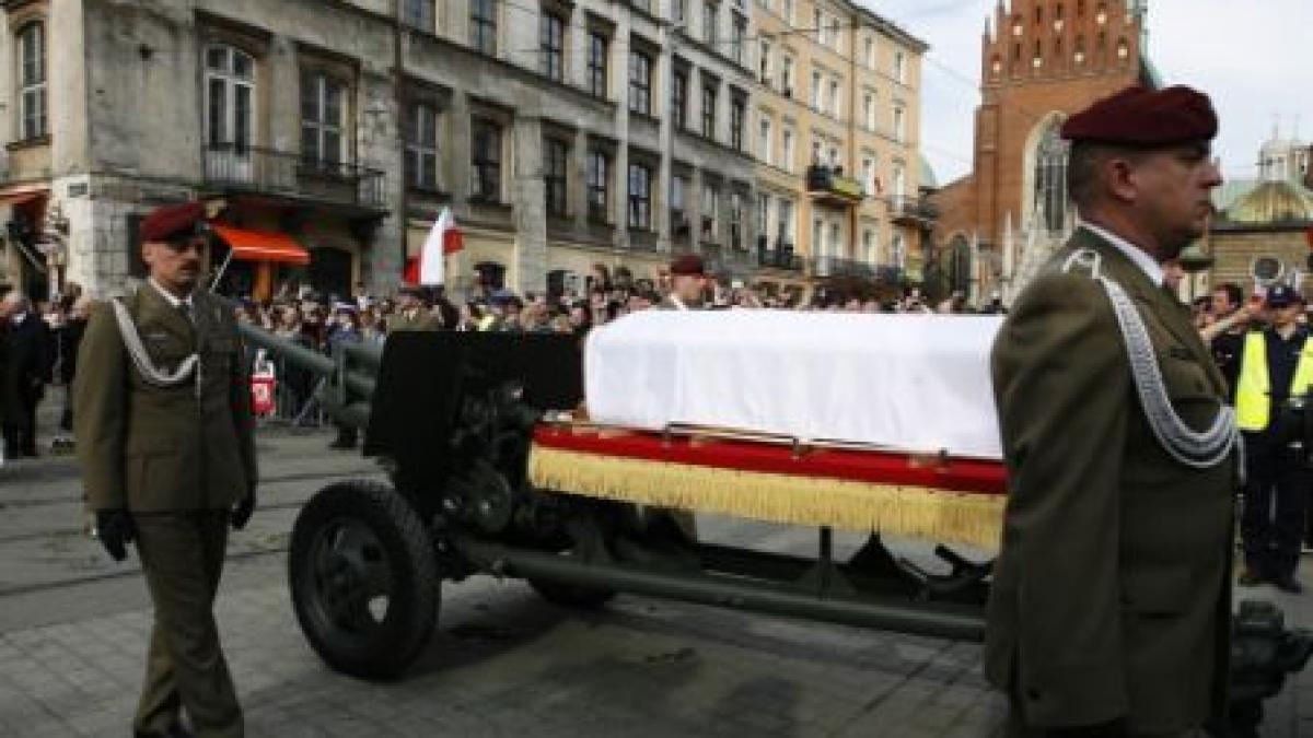 Fratele geamăn al lui Lech Kaczynski: Omul din sicriu nu semăna cu fratele meu