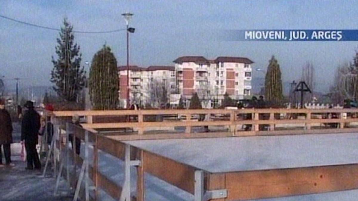 Reclamaţie inedită la Mioveni: Patinoarul alunecă prea tare!