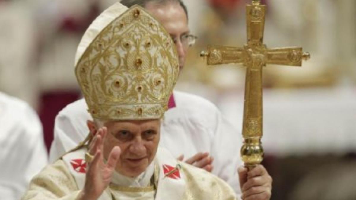 Papa Benedict al XVI-lea a luat masa alături de o româncă