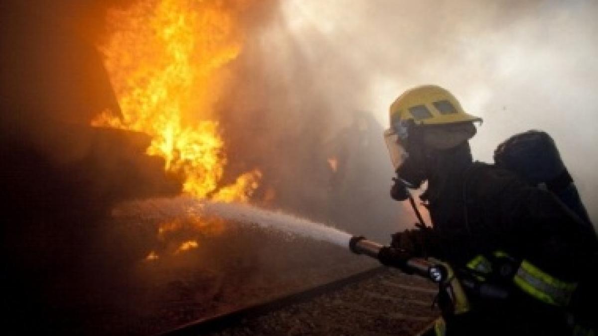 Incendiu într-un tren de călători din Israel: Peste 100 de oameni au fost răniţi