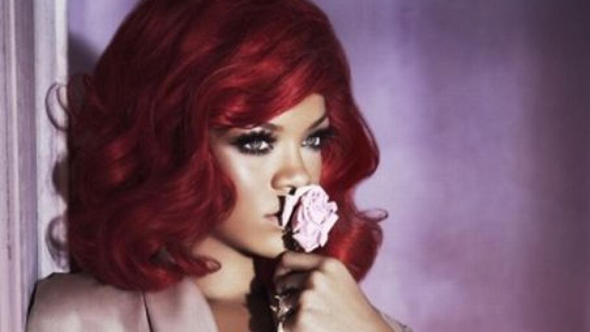 Rihanna îşi lansează propriul parfum - &quot;Reb'l Fleur&quot;