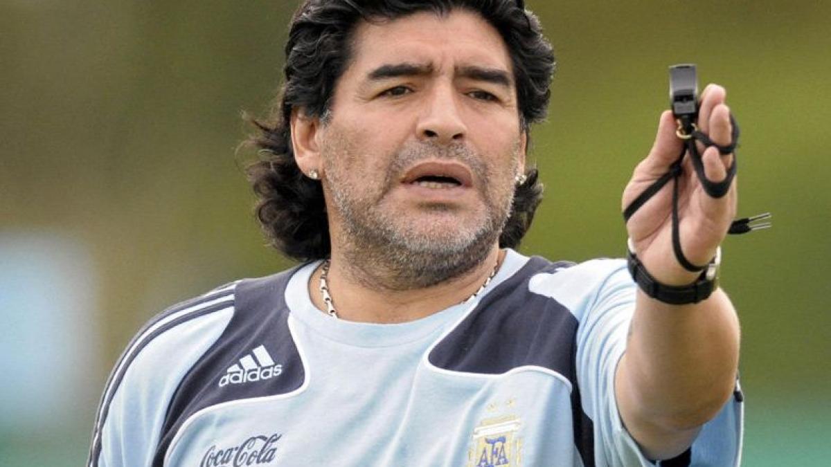 Diego Maradona susţine că a primit o ofertă din Premier League 