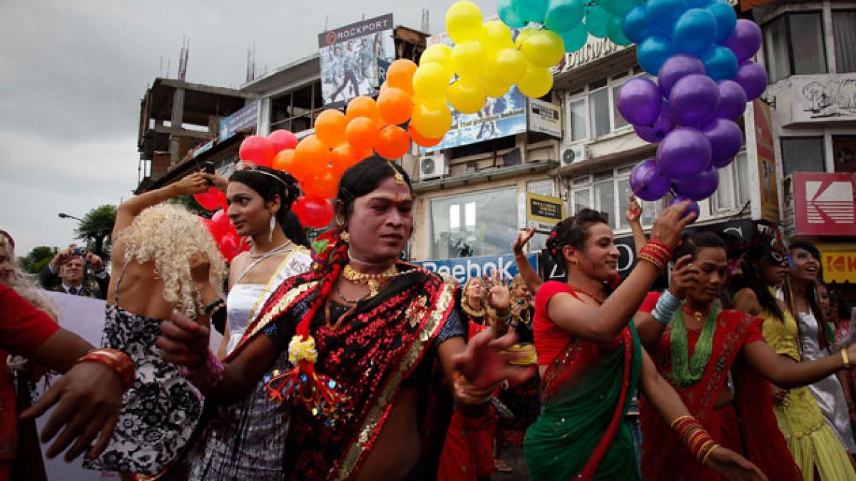 Turismul din Nepal, promovat cu nunţi pentru homosexuali la poalele Everestului