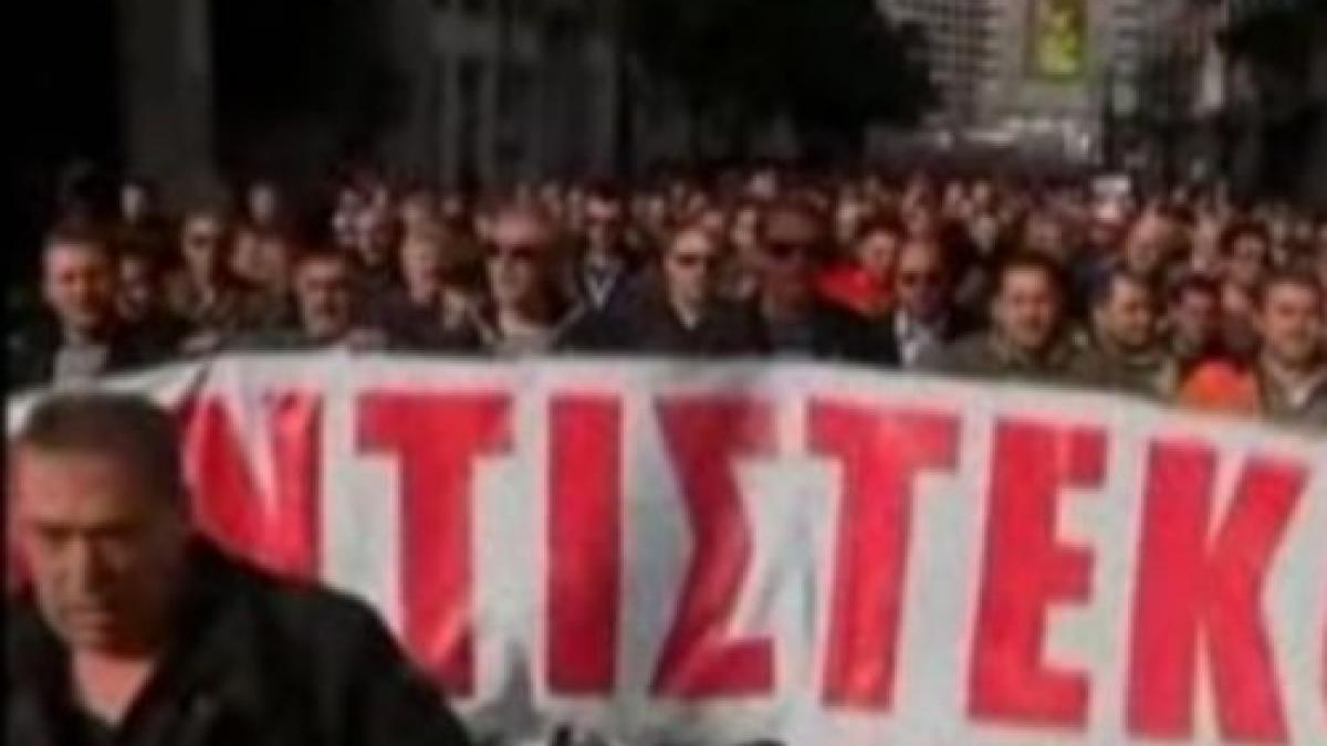 Proteste în Grecia şi Turcia: Mii de oameni pe străzile Atenei. Ciocniri între kurzi şi forţele de ordine