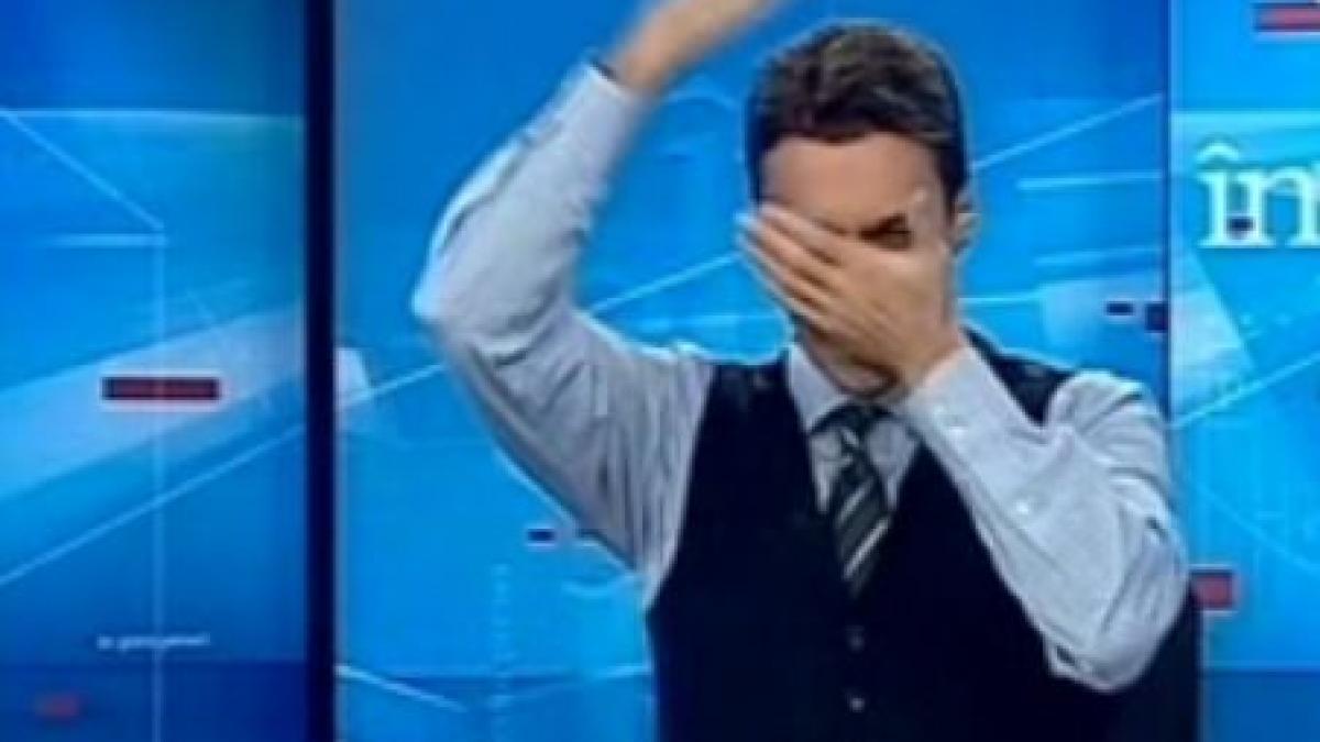 Mircea Badea îşi pocneşte nasul şi ridică din pectorali, imitându-l pe Dinu Patriciu