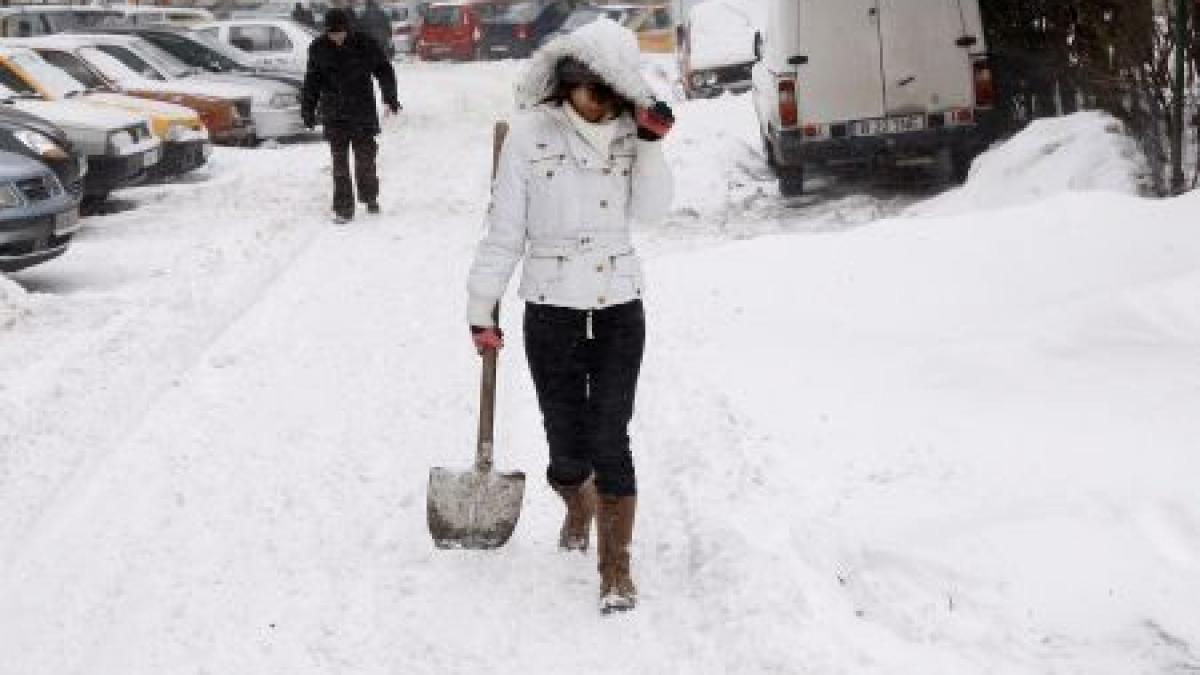 ANM: Ninsori şi viscol în toată ţara. Vezi prognoza meteo