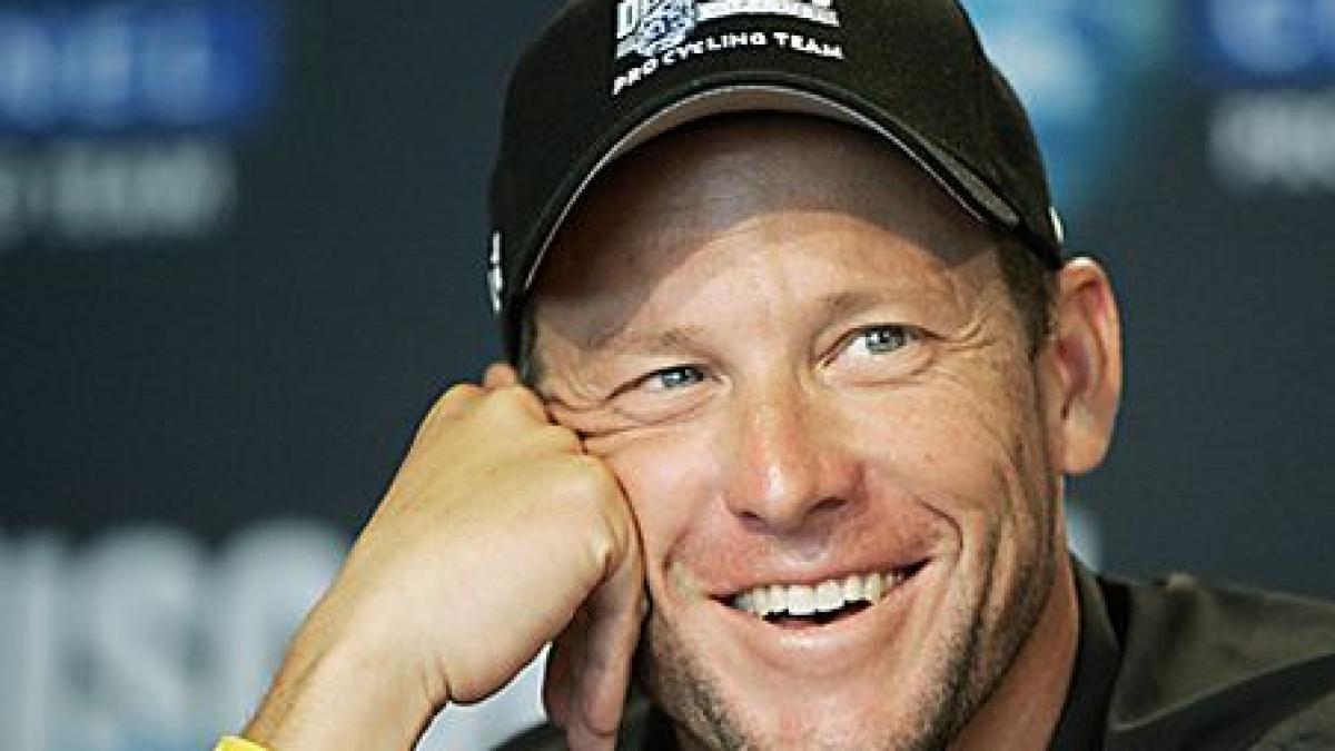 Lance Armstrong s-a retras oficial din competiţiile internaţionale