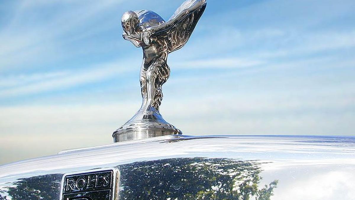 Centenarul statuetei înaripate: O sută de Rolls Royce-uri au defilat la Londra