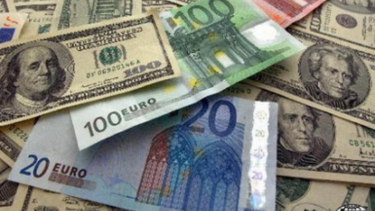 Leul se depreciază în raport cu euro. Vezi cursul BNR