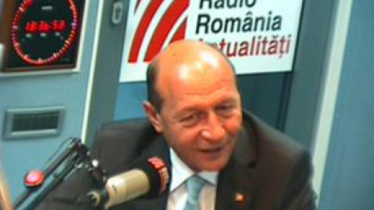 Băsescu: Mi-aş dori un salariu mai mare de 1.100 euro