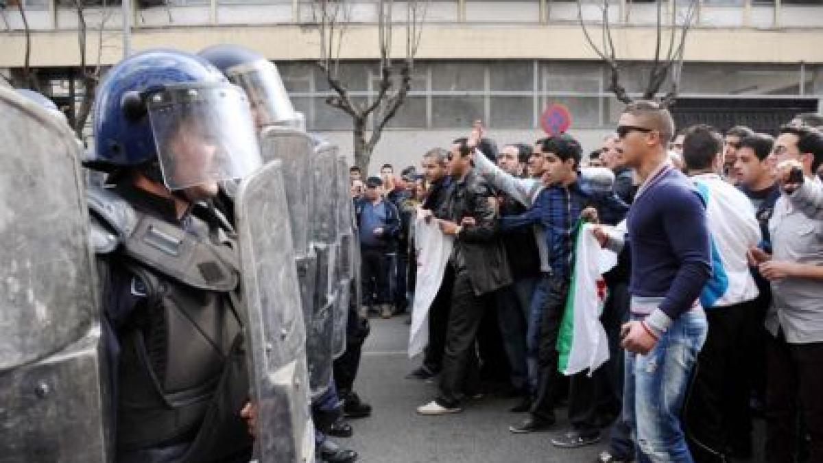 Proteste în Alger şi Yemen, inspirate de revolta egipteană