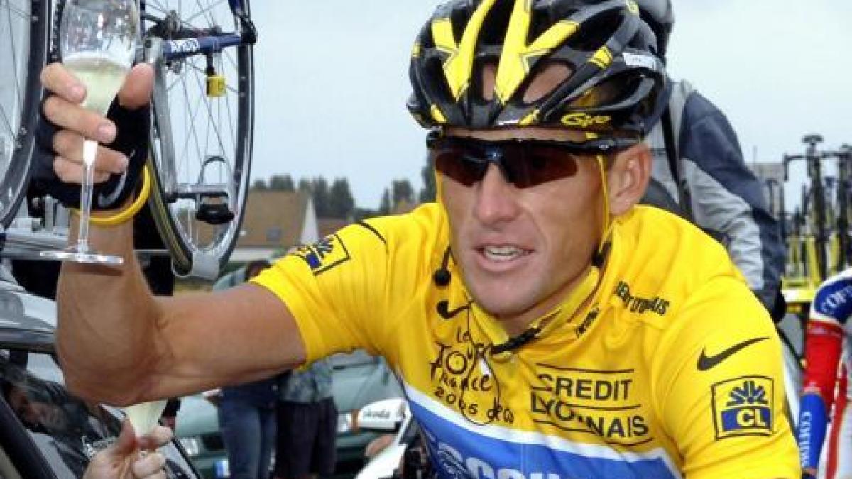 Lance Armstrong şi-a anunţat retragerea definitivă din ciclism