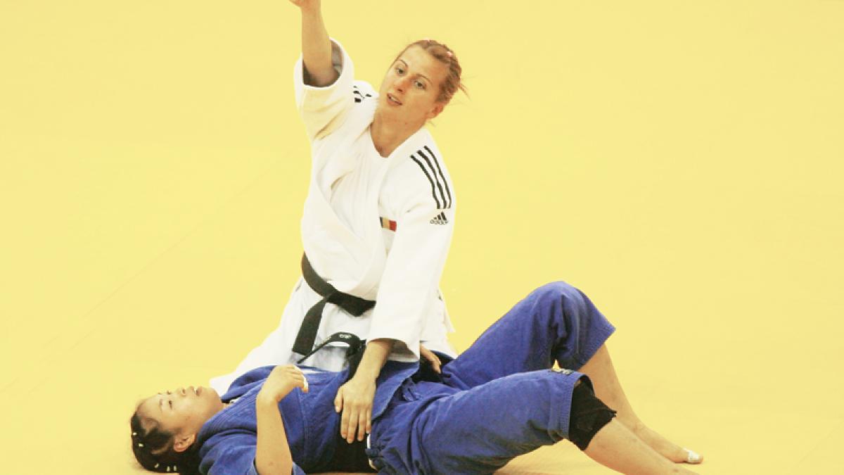 Alina Dumitru şi Corina Căprioriu, locul trei la Grand Prix-ul de judo din Dusseldorf