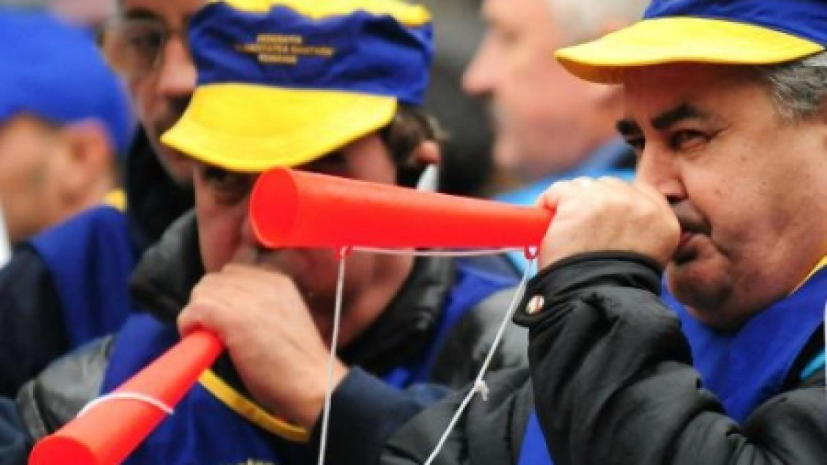 Sindicaliştii protestează din 26 februarie şi ameninţă cu greva generală