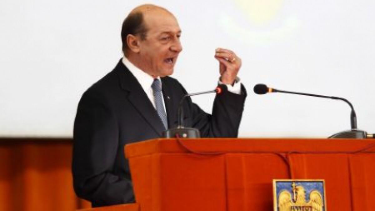 Băsescu, către Corina Drăgotescu: Dacă vreţi să fiţi vulgară, nu fiţi aici