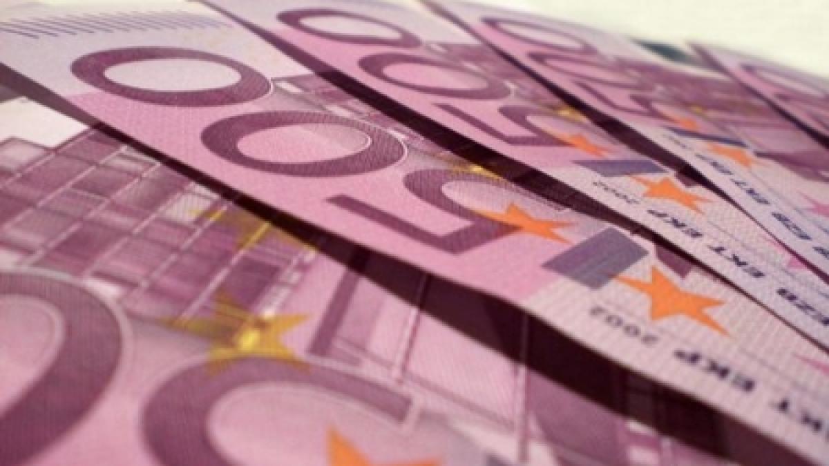 Moneda naţională scade în raport cu moneda europeană. Vezi cursul BNR