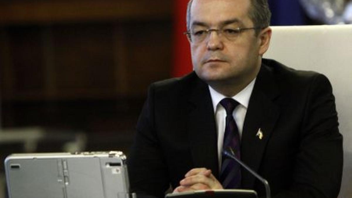 Scaunul de premier se clatină sub Emil Boc. PDL pregăteşte surprize