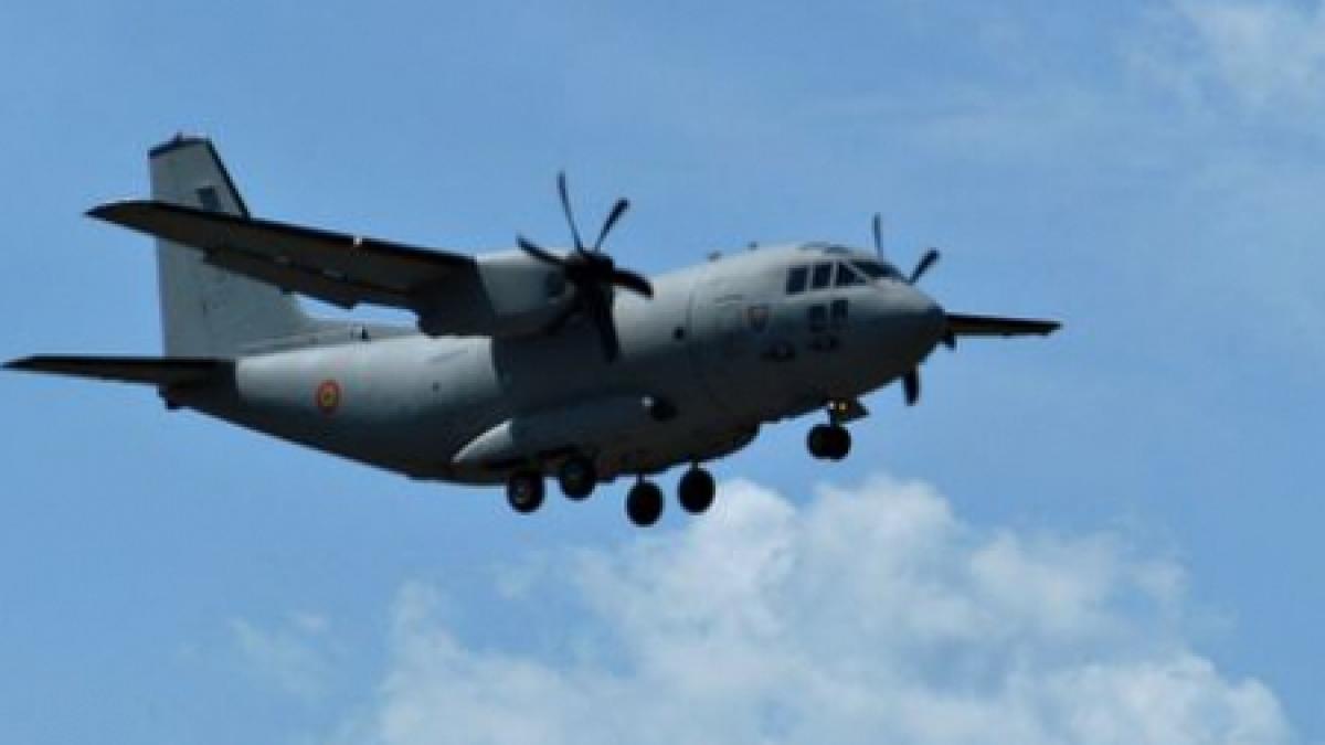 41 de români au fost aduşi de urgenţă din Libia cu un avion militar