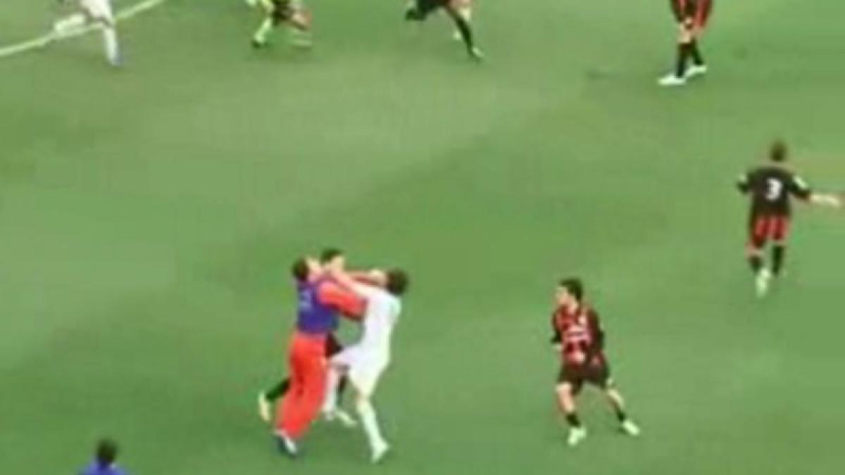 Bătaie generală la un meci din liga a treia italiană, după o fază lipsită de fair-play