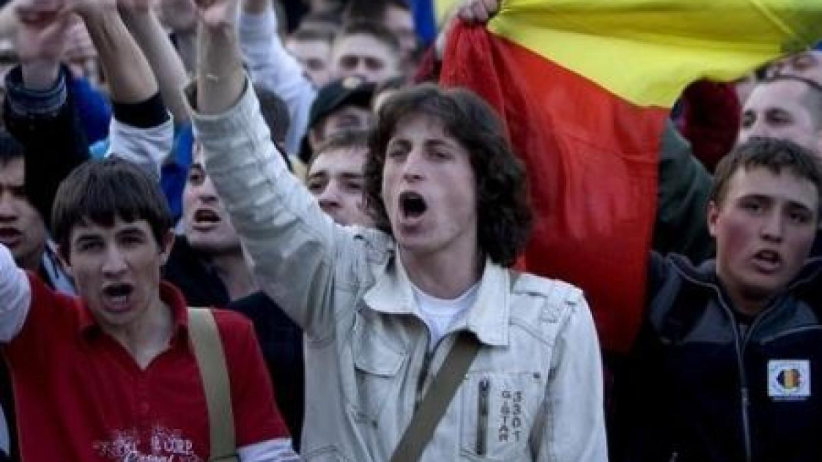 Peste 25.000 de studenţi protestează faţă de noua lege a educaţiei