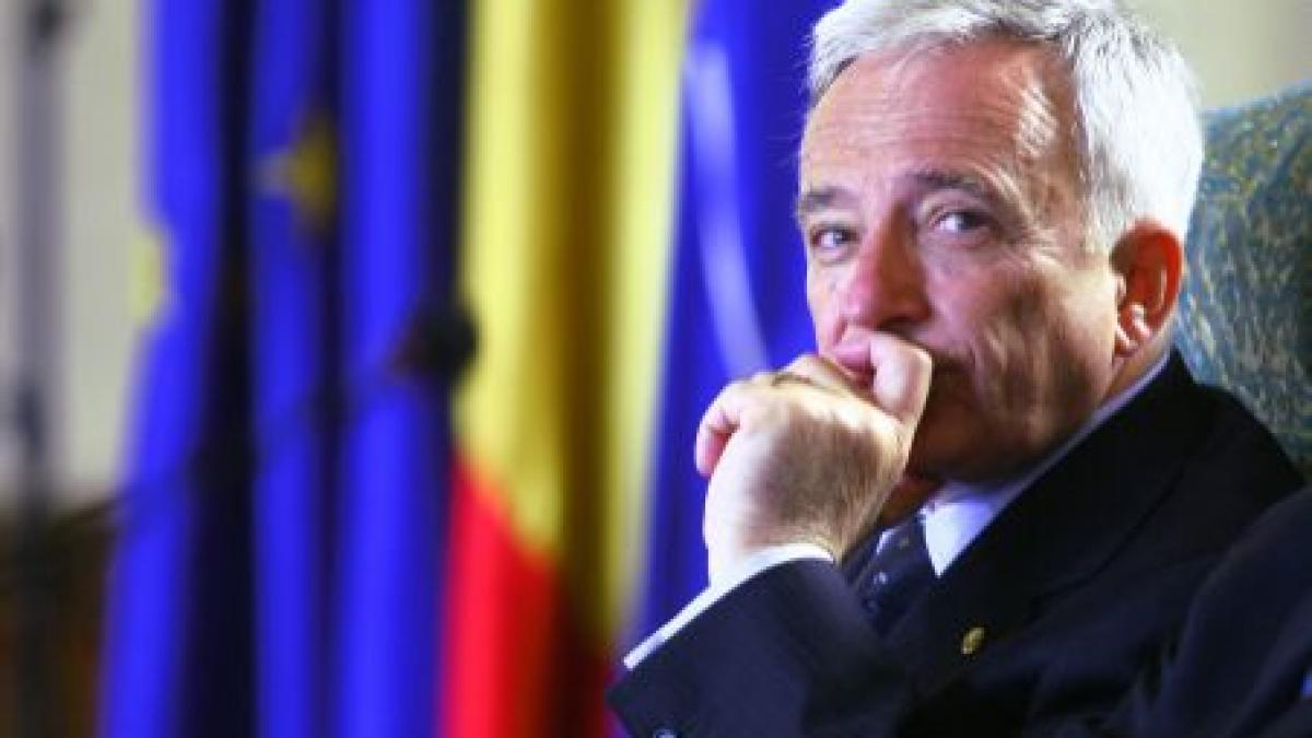 Mugur Isărescu va primi, vineri, distincţia franceză Legiunea de Onoare 