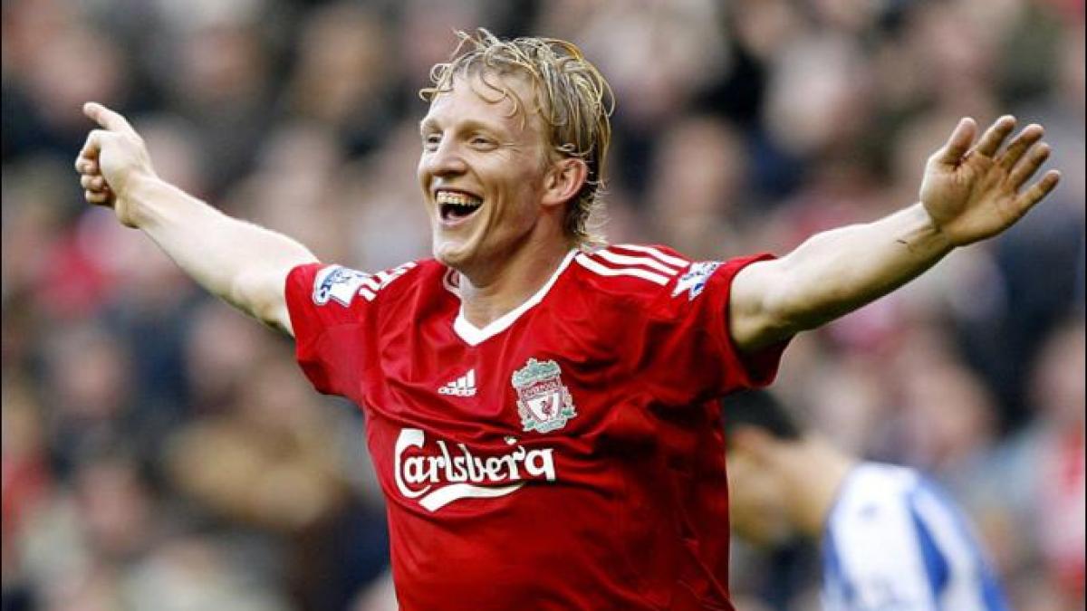 Premier League: Liverpool câştigă derbyul cu Manchester United prin hattrickul lui Kuyt