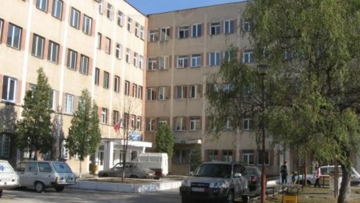 Trei tineri din Rovinari s-au luat la bătaie în spital