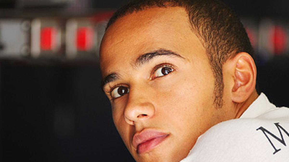 Lewis Hamilton critică monopostul McLaren pentru sezonul 2011