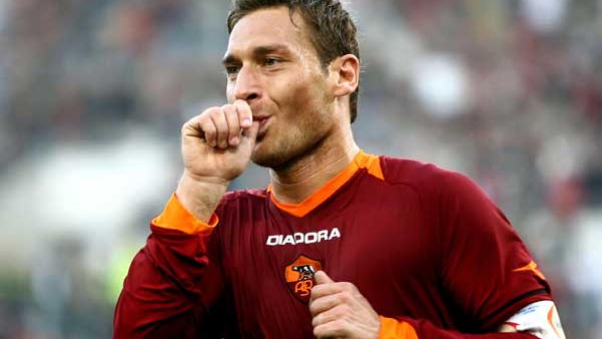 Serie A: „Doppietta” lui Totti aduce victoria Romei în Derby della Capitale