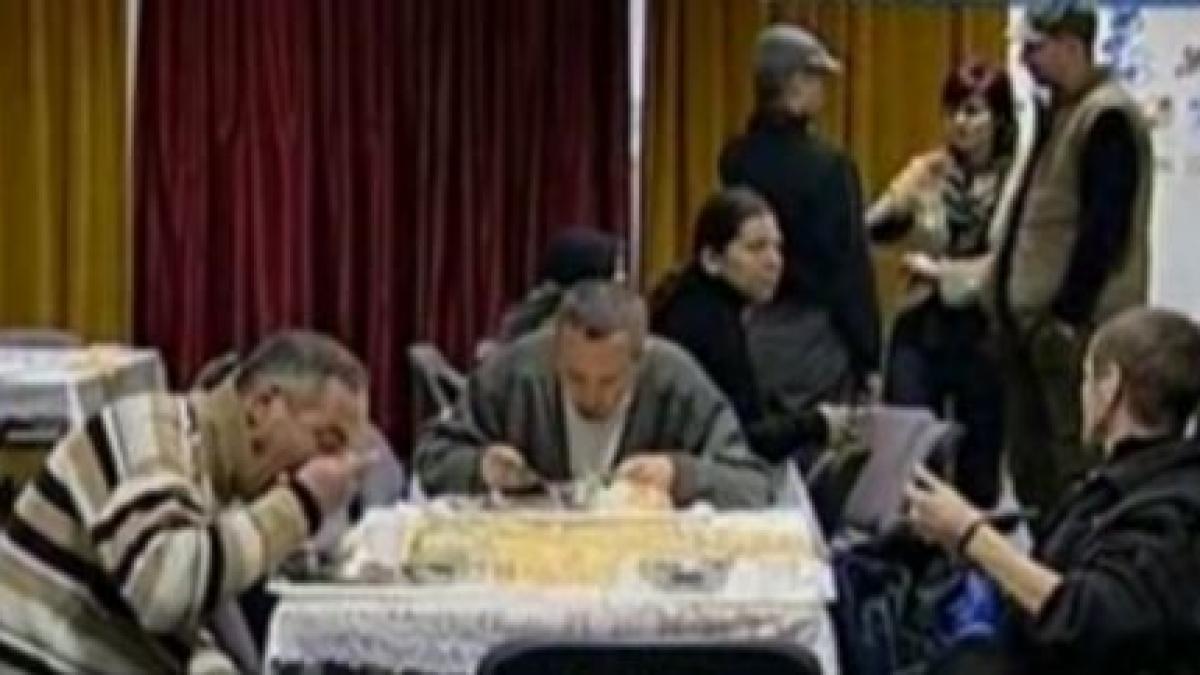 Cantina săracilor, singura şansă pentru mii de români. Numărul nevoiaşilor a crescut cu 25%, în ultimul an 