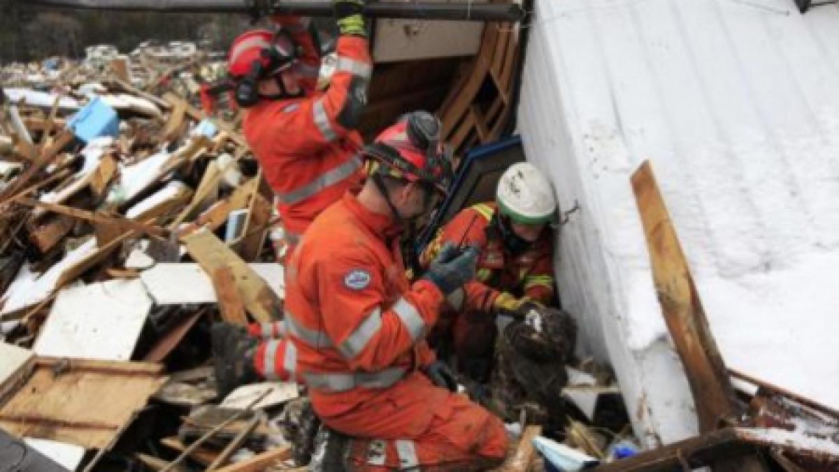 Doi supravieţuitori japonezi descriu calvarul de nouă zile petrecut sub dărâmături