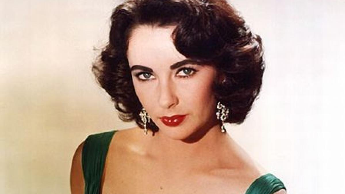 Celebra actriţă Elizabeth Taylor a murit în urma unui infarct