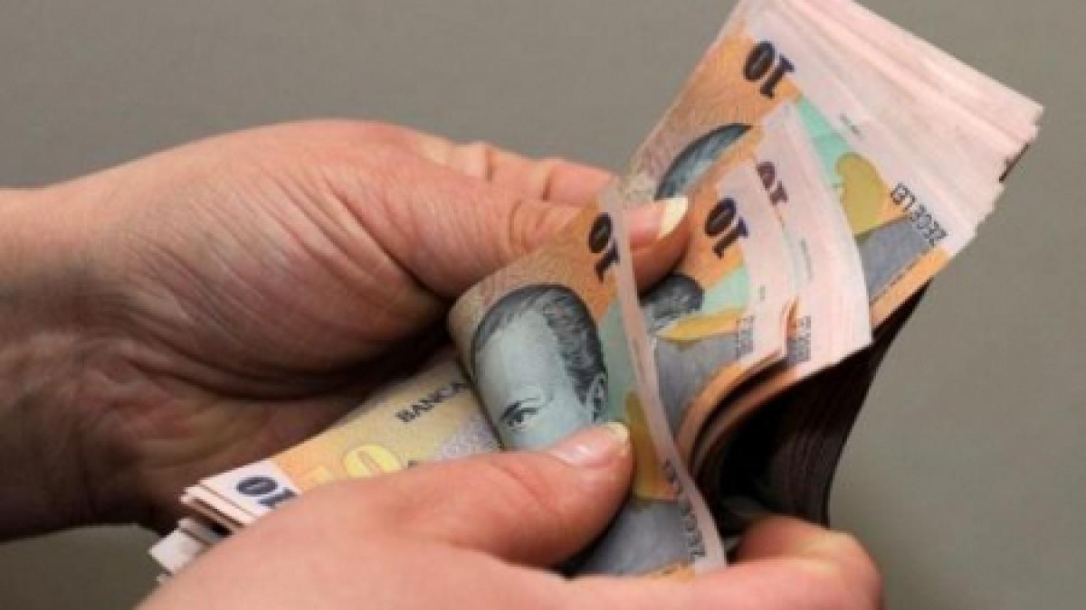  Leul “muşcă” încă o dată din euro. Vezi cursul stabilit de BNR 