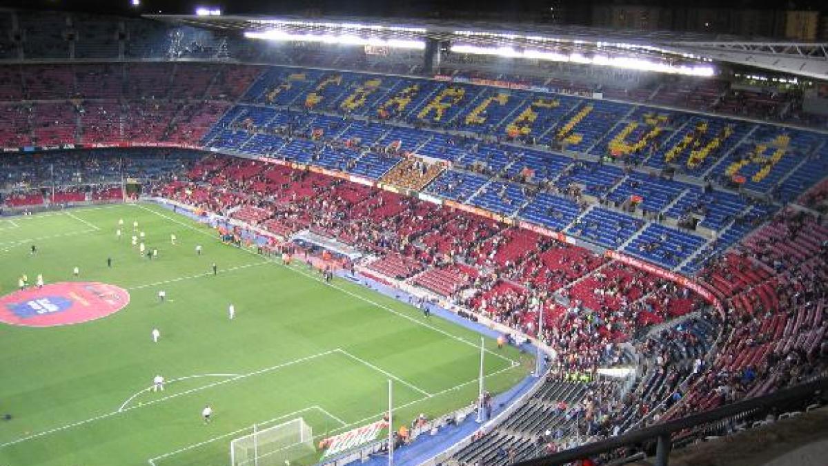 FC Barcelona vrea să interzică fumatul pe stadionul Camp Nou