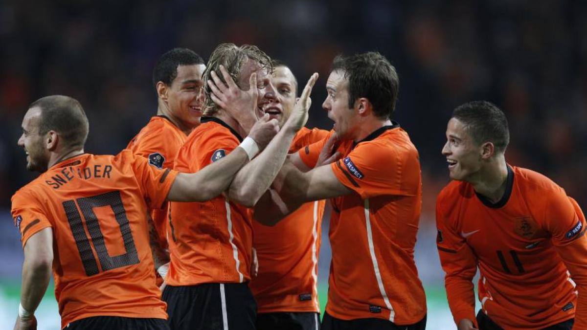 Preliminarii Euro 2012: Olanda învinge Ungaria cu 5-3, Spania câştigă în Lituania