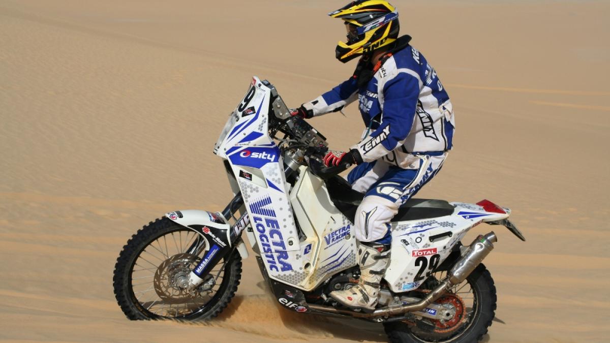 Trei piloţi români participă la Abu Dhabi Desert Challenge