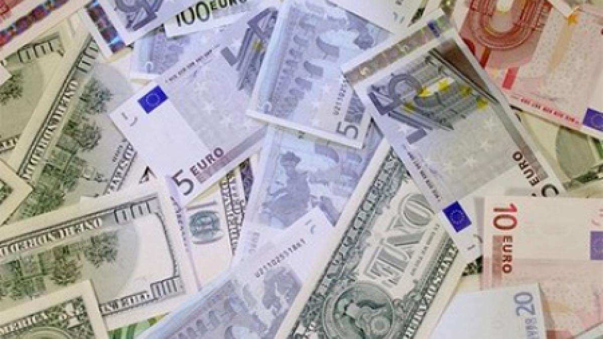 Leul oscilează în continuare. Euro trece peste pragul de 4,1