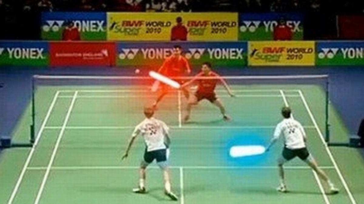 Joacă badminton cu săbiile laser din Star Wars