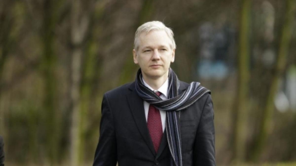 Jullian Assange, fondatorul WikiLeaks, a făcut show într-un club din capitala Islandei