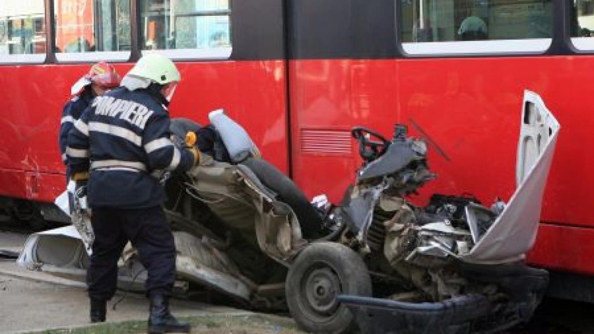 Numărul românilor care mor în accidente rutiere, dublu faţă de media UE