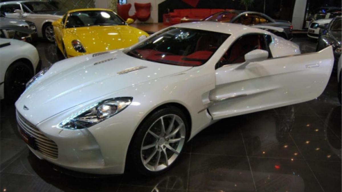 Aston Martin One-77, de vânzare, în show-room