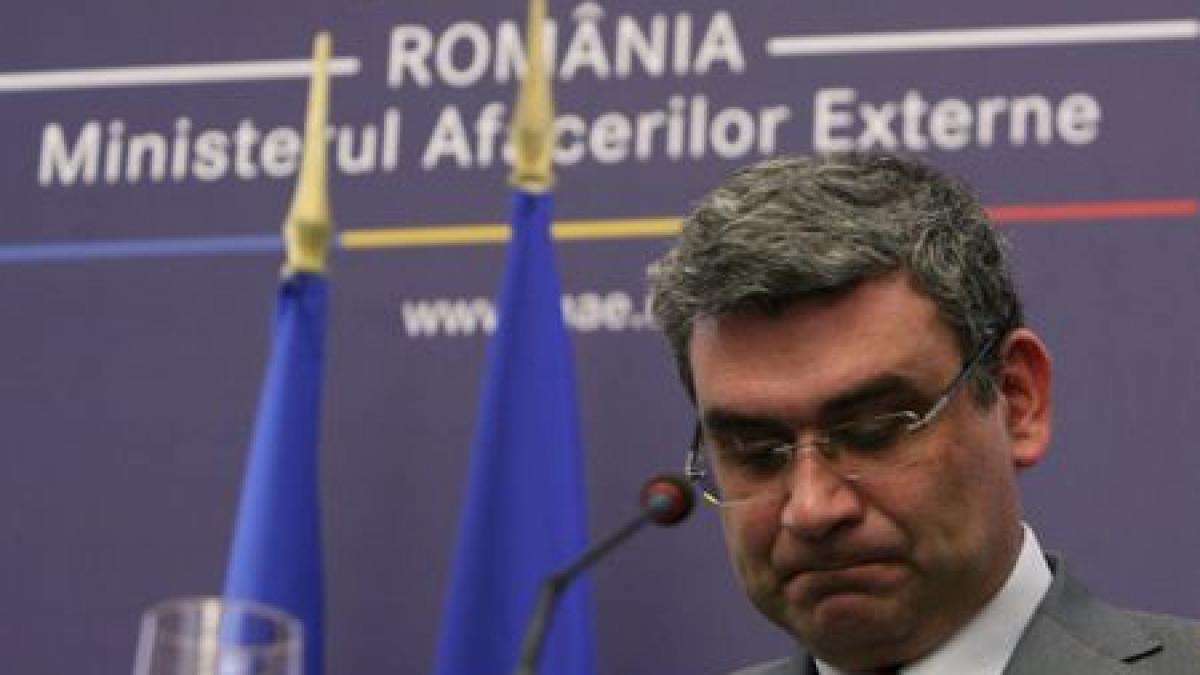 Baconschi: Românii nu ar trece pe la mormântul lui Eliade, dacă i-am aduce rămăşiţele în ţară