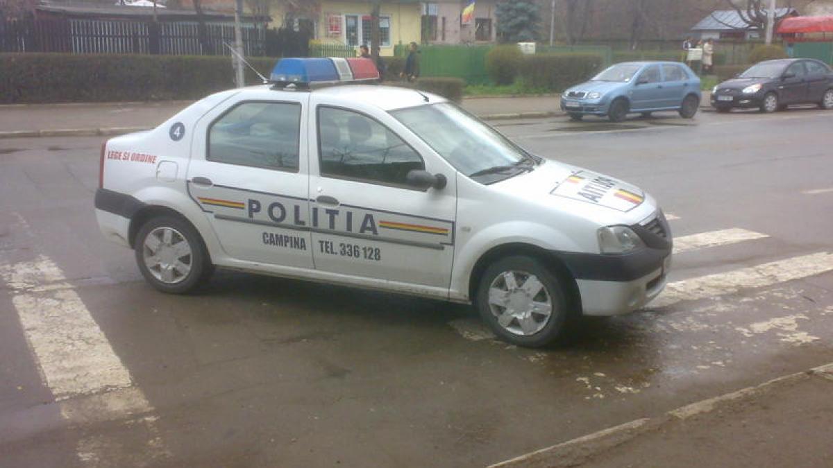 Exemplu &quot;de urmat&quot; - Poliția uită că nu are voie să parcheze pe trecerea de pietoni