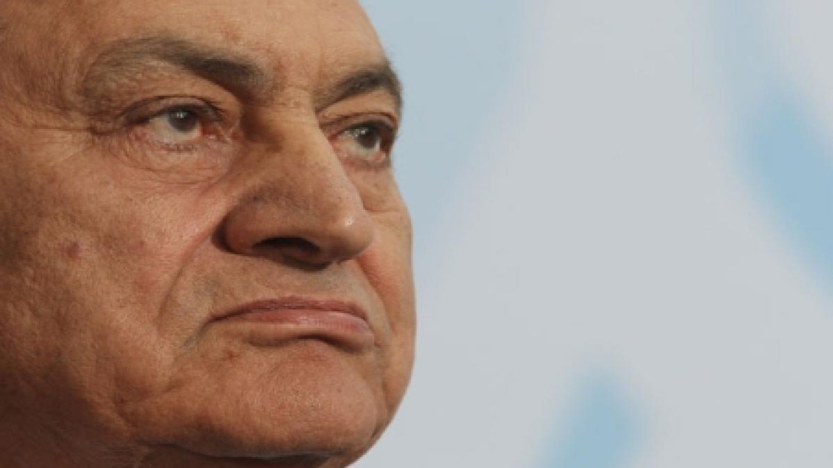 Fostul preşedinte egiptean Hosni Mubarak şi cei doi fii ai săi, în detenţie 15 zile