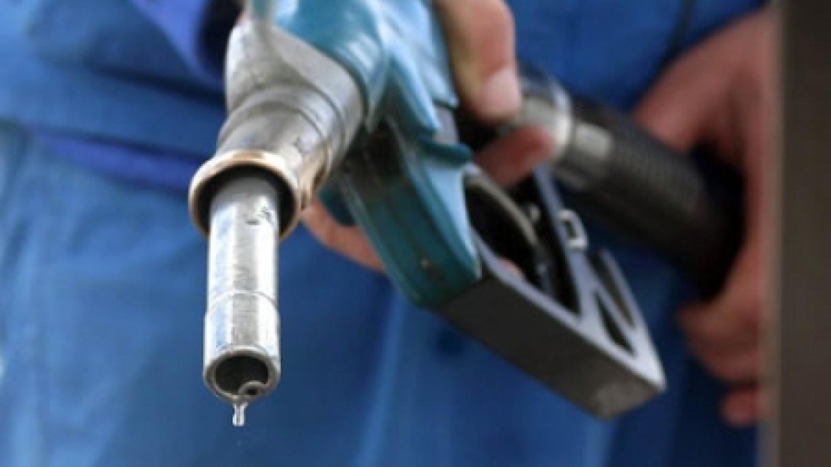 Guvernul ar putea opri creşterea preţurilor carburanţilor