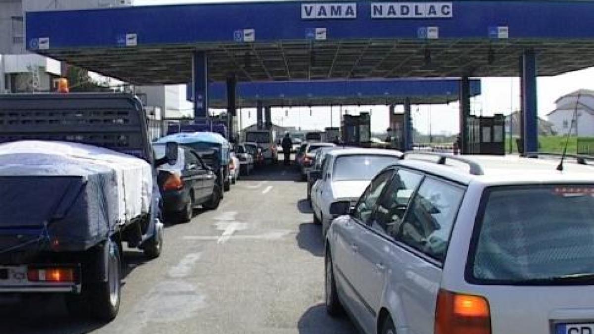 Românii vin acasă de sărbători. Traficul prin vămile arădene s-a dublat în ultimele 24 de ore