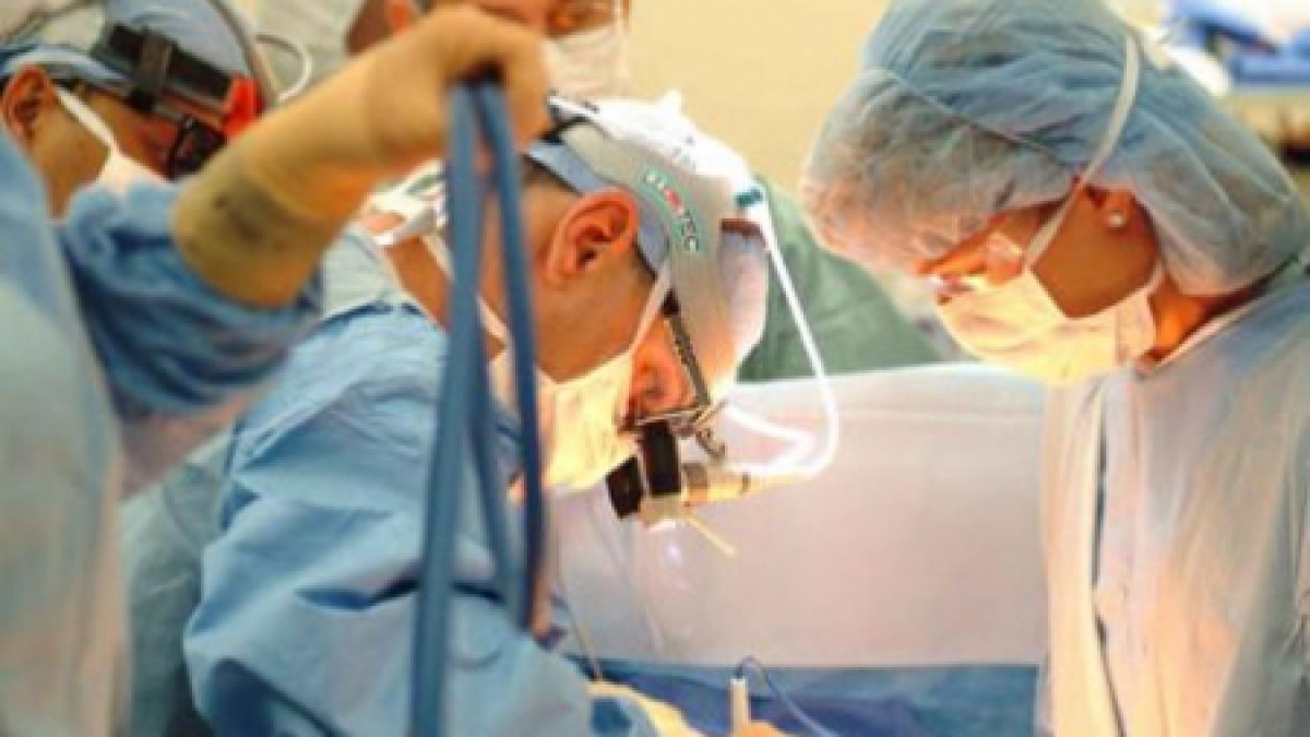 Transplant demn de Cartea Recordurilor: Medicii au operat un bărbat al cărui ficat cântărea 23 kg