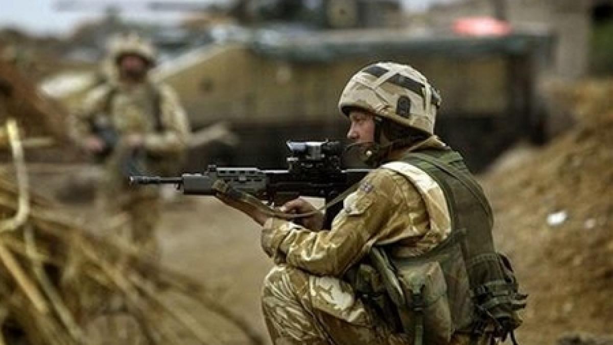 Patru militari români, răniţi în Afganistan